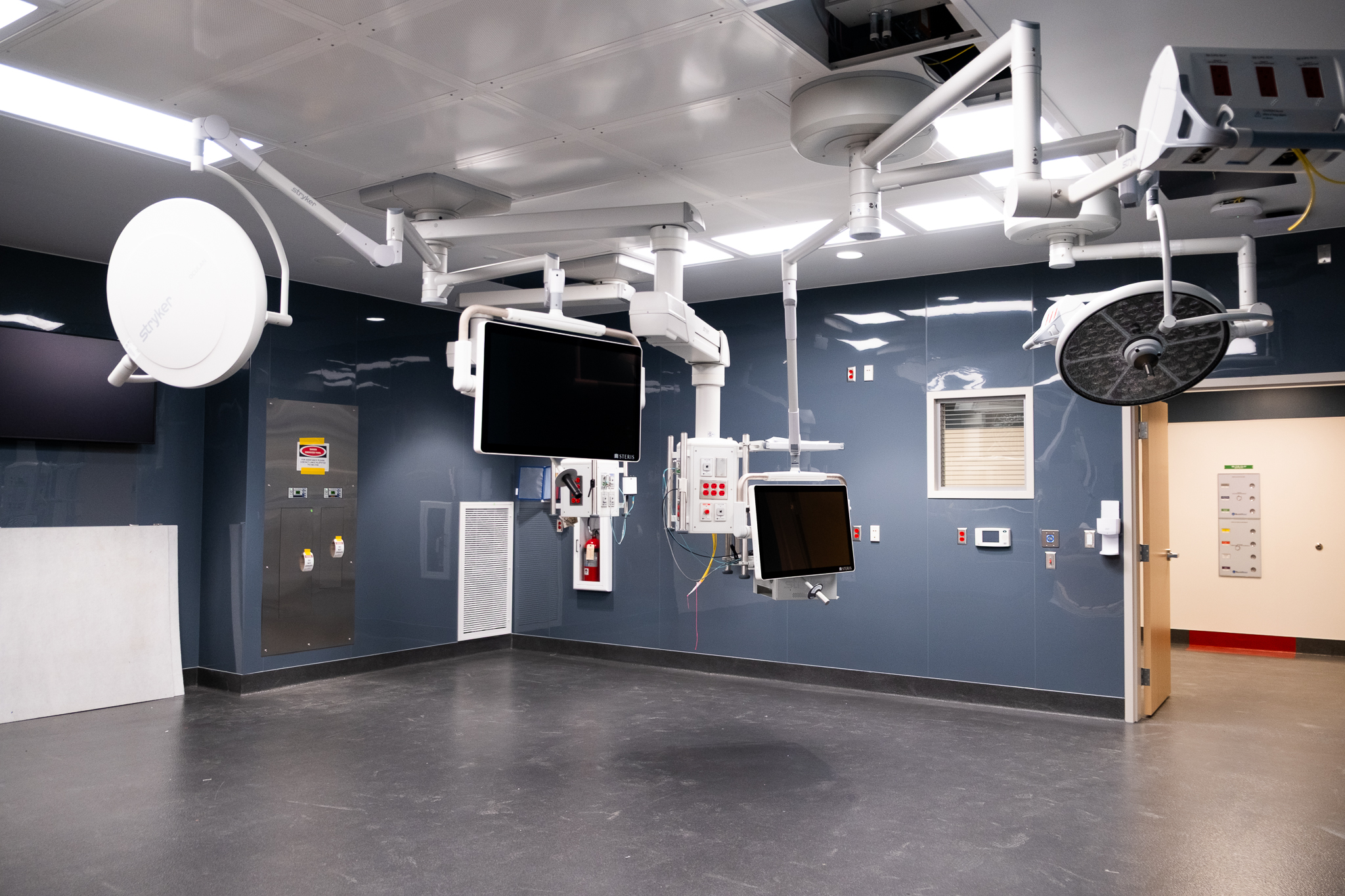 040226_ANW_RMSchulzeSurgery&CriticalCareCenter_12_3rd Floor OR