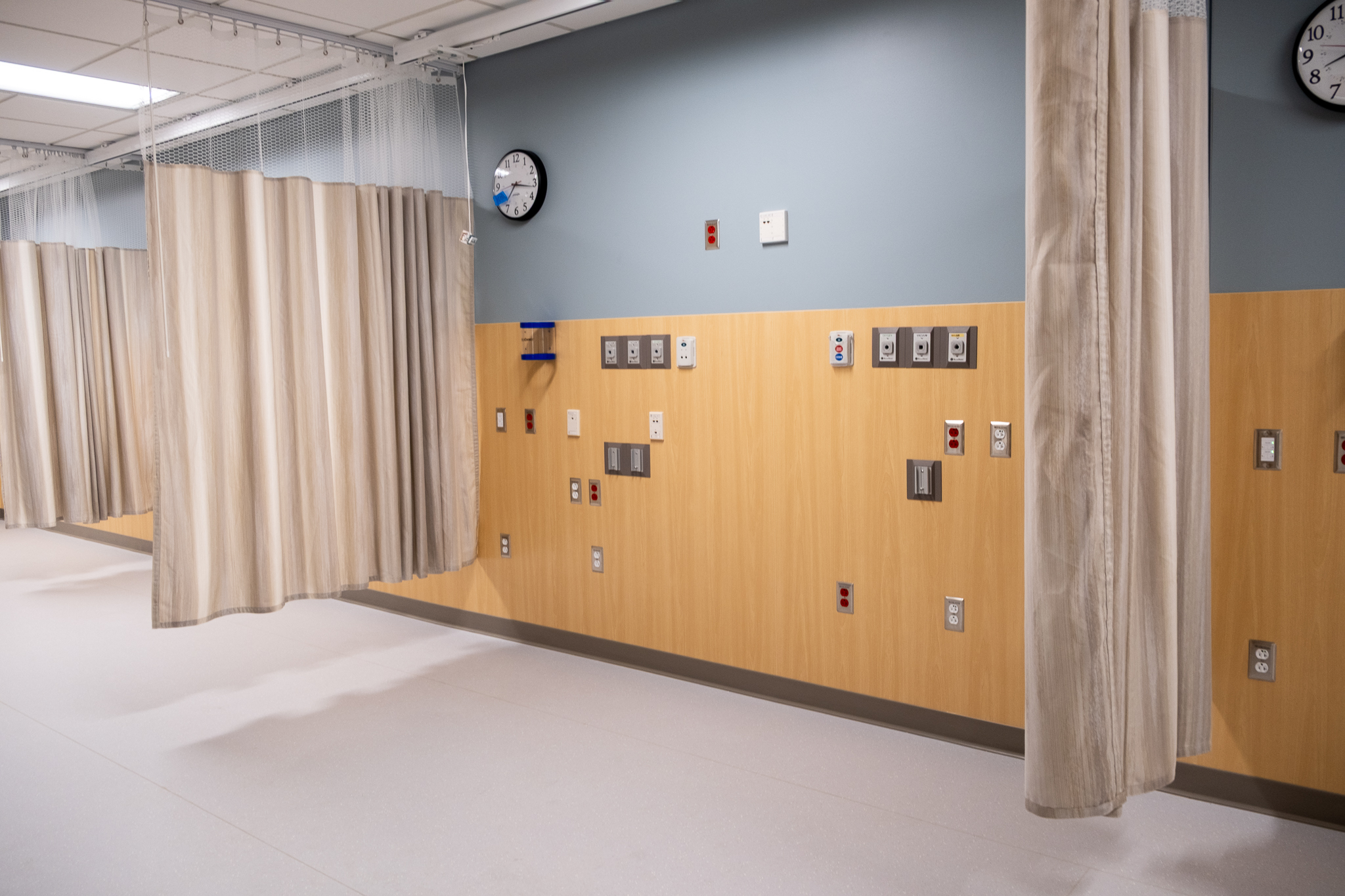 040226_ANW_RMSchulzeSurgery&CriticalCareCenter_8
